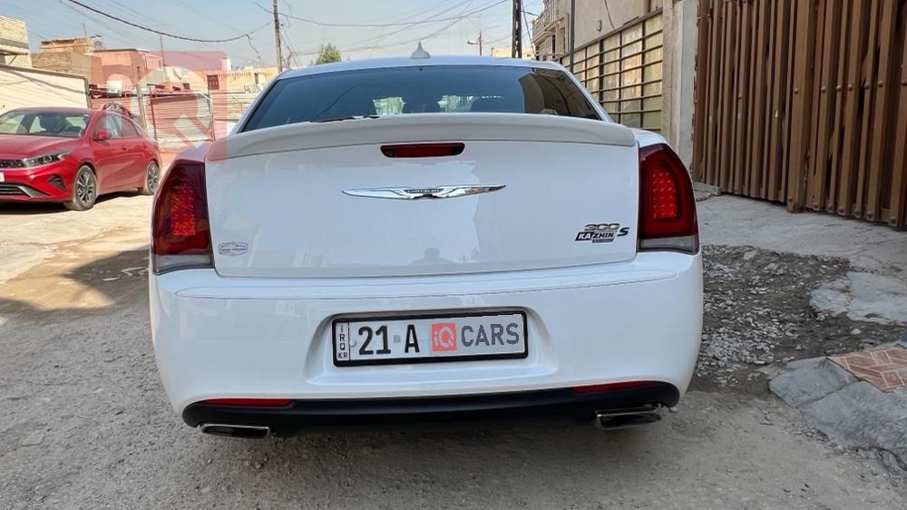 کرایسلەر 300